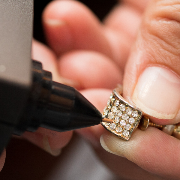jewelry repair image